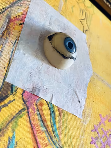 The three-dimensional eye and a piece of paper — Eye to Eye